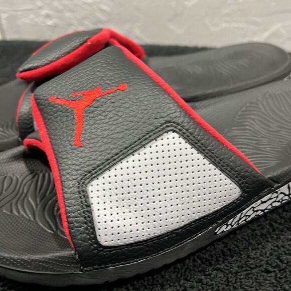 🔥🏀 Nike AIR JORDAN Hydro 3 Retro Slides Black/Cement/Red Men Sz 10 - EXCELLENT - Picture 5 of 13